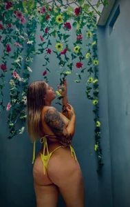 alaia_greyy Let me seduce you with my sexy body👅⛱️ Immagine  2