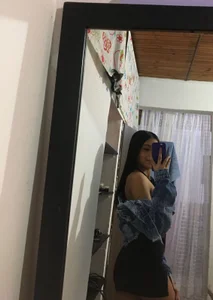 Kloe-squirts SEXY KLOE Pic 3