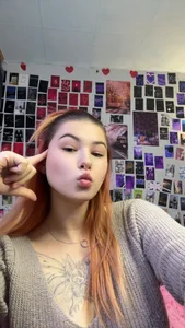 ulya1smitt I am your fire in bed  2. fénykép