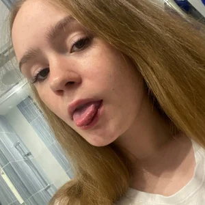 RebbeccaKhela No makeup, just me 💕 Pic 2