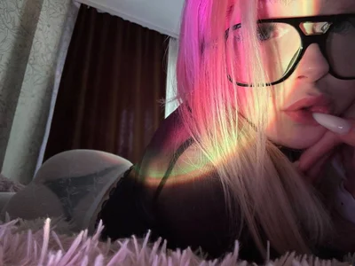 minigirl black lady… Pic