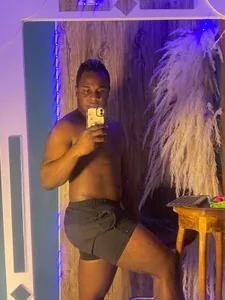 Amun_obsidianのDangerous calm... desire begins in silence.の 5枚の写真