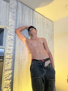 KamiSuarez Sexy Chiken Pic 2