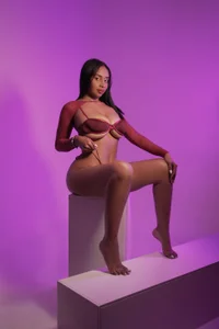 Scarlett_Viibe angelic body Pic 2