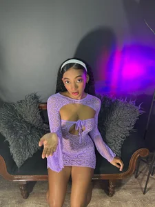 🧁Beautyfull sexy latina 🧁Purple Outfit