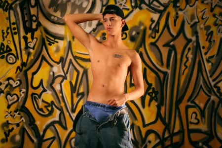 Tyler_RodriguezRude, raw & sexy Bild