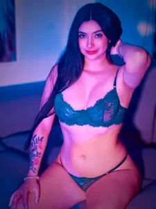 Lucy_Anall_ Provoke me sensually Bilde