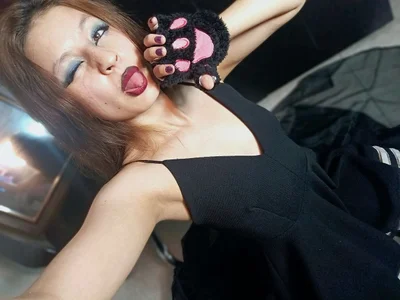 Black Dress & Paw Gloves de sexy_paws Foto 3