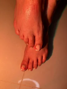 ValenG023 feet Pic 3