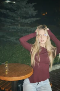 DebraSchneiderのMaybe I should go blonde again?の 4枚の写真