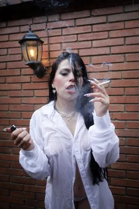 Julieta_Russell You get obsessed with girls on the internet Pic 3