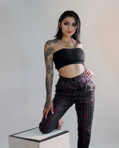 ZoeBakers_ Daddy's girl Pic 5