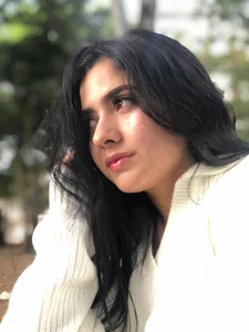 adara_johnson__ Photos in the air 🍂🍃 Foto 4