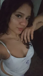 AlannaHarper Public Gambar