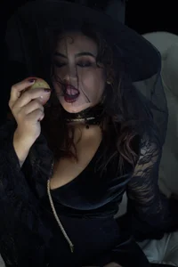 veronica_b07 Dark Magic & Sinful Curves Bilde 9