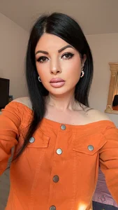 naughtymommy666 Who said that you gotta be naked to be sexy AF ?! Bilde 5