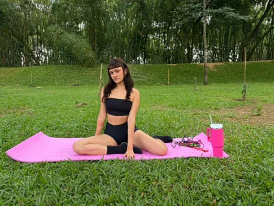 Between stretches and temptations 🔥😏 de candyclair1 Foto 4