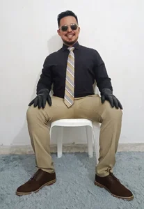KalethBigDickのBlack and caqui suitの 9枚の写真