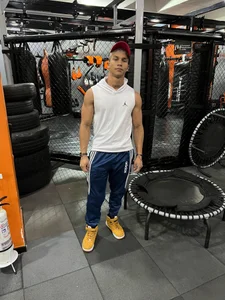 Leonard_Price In the Gym Immagine  4