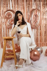 ScarlettStonne kullanıcısının happys 20 to me albümü -  2 fotoğraf