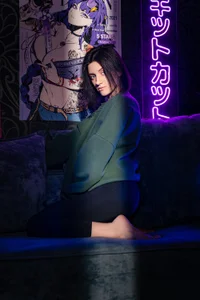 roxy_riot_ Slight peek Gambar