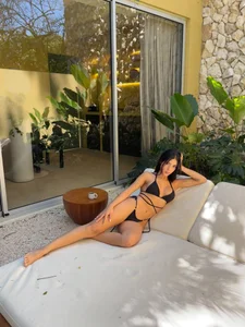 OliviaBellucci Public Foto 6
