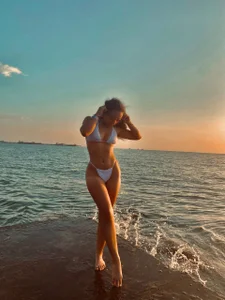 katy_sweet19 Very happy knowing the sea for the first time I miss them Bilde 4