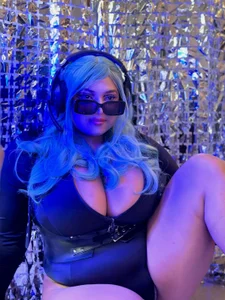 Kenya--Buhle: Cybernetic girl ( 2 фото)