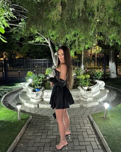 JuliaQuin Caught in the middle of the party…✨ Foto 2