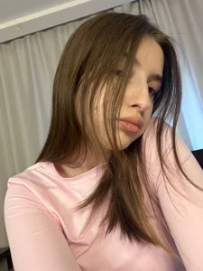 LeanneDinkle do u like my blouse?  2. fénykép