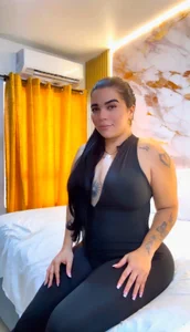 Siri_Luxx THIS JUICY LATINA GIRL! slika 3