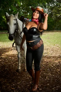 Margaret_Saunders 🤠Cowgirl birthday: ride my curves. 🤠🍰 Bilde