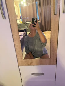 sanyasexi Public  4টি ছবি