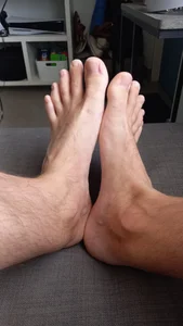 ภาพนู้ด XXX ของ FeetForTips 6 รูป