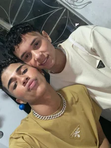 The_boys_at Public Bilde 3