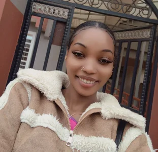 petite_spankie Petite girl Poză