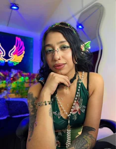 REDHOTTER_ the sin of the forest🧚‍♂️💚 Foto 6