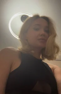 Foto sexual de holymarly Alice<3 1