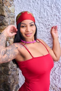 Miss_Abigail_ kullanıcısının Sexy and curvy woman albümü -  2 fotoğraf