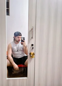 Derek_Vow Public Foto 3