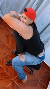 LittlebitchxPublic图片