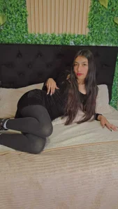 Emma_Nmm Public  5টি ছবি