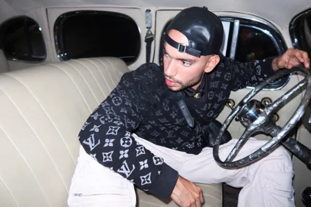 VanguardVarsity Marco Foto 5