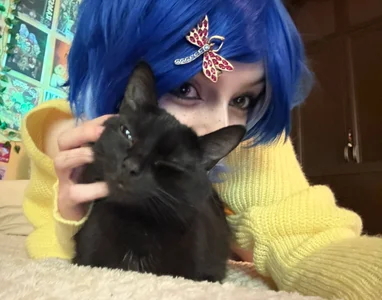 MeviCoral Photo with a cat❤️ Pic 3