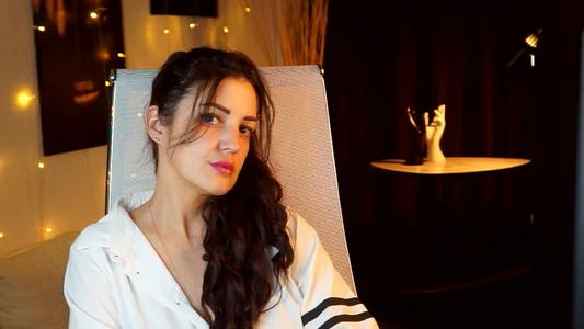 AureliaVane Look me in the eyes Pic 3