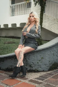 c o n f i d e n c e od HannaConnor_  4 snímek