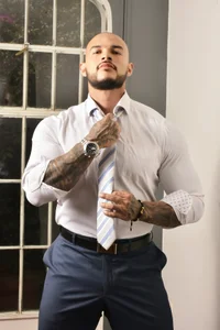 Michael_Fame At office Fotka 4