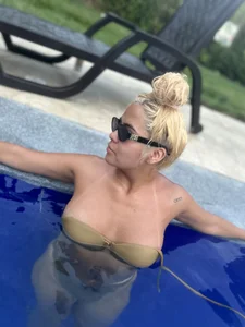 brianahill_ Holiday Immagine  2