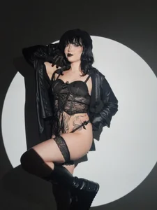 Lady_Roxane Just me 🖤 Pic 5