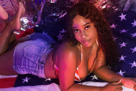 MichaelaCox kullanıcısının July 4th arrived albümü -  3 fotoğraf